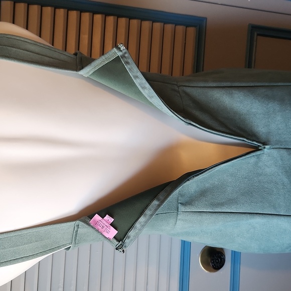 Miami for Francesca’s Ruched Sage Green Mini Dress - Picture 11 of 13